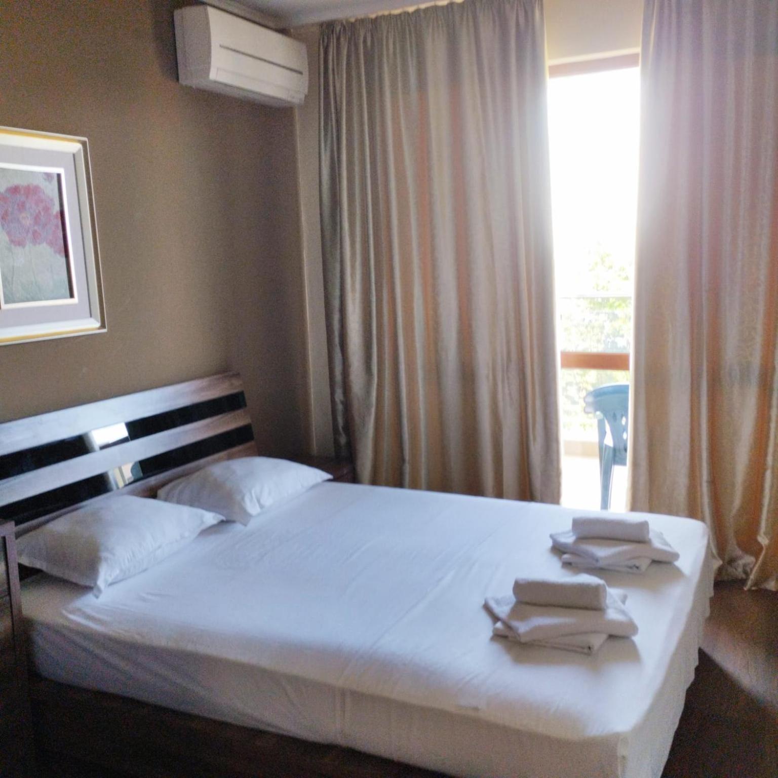 Golden Sands Rentals Apartments ภายนอก รูปภาพ