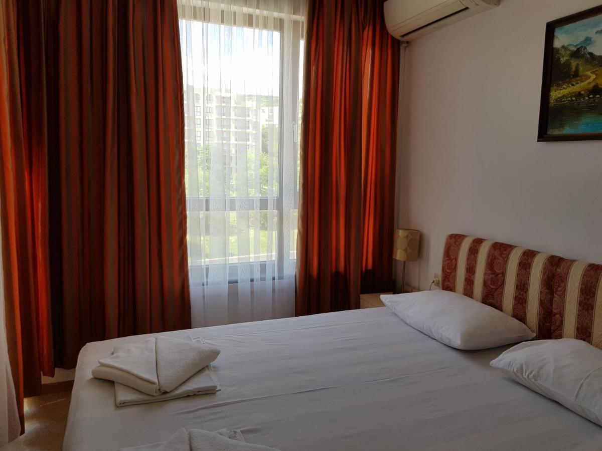 Golden Sands Rentals Apartments ภายนอก รูปภาพ