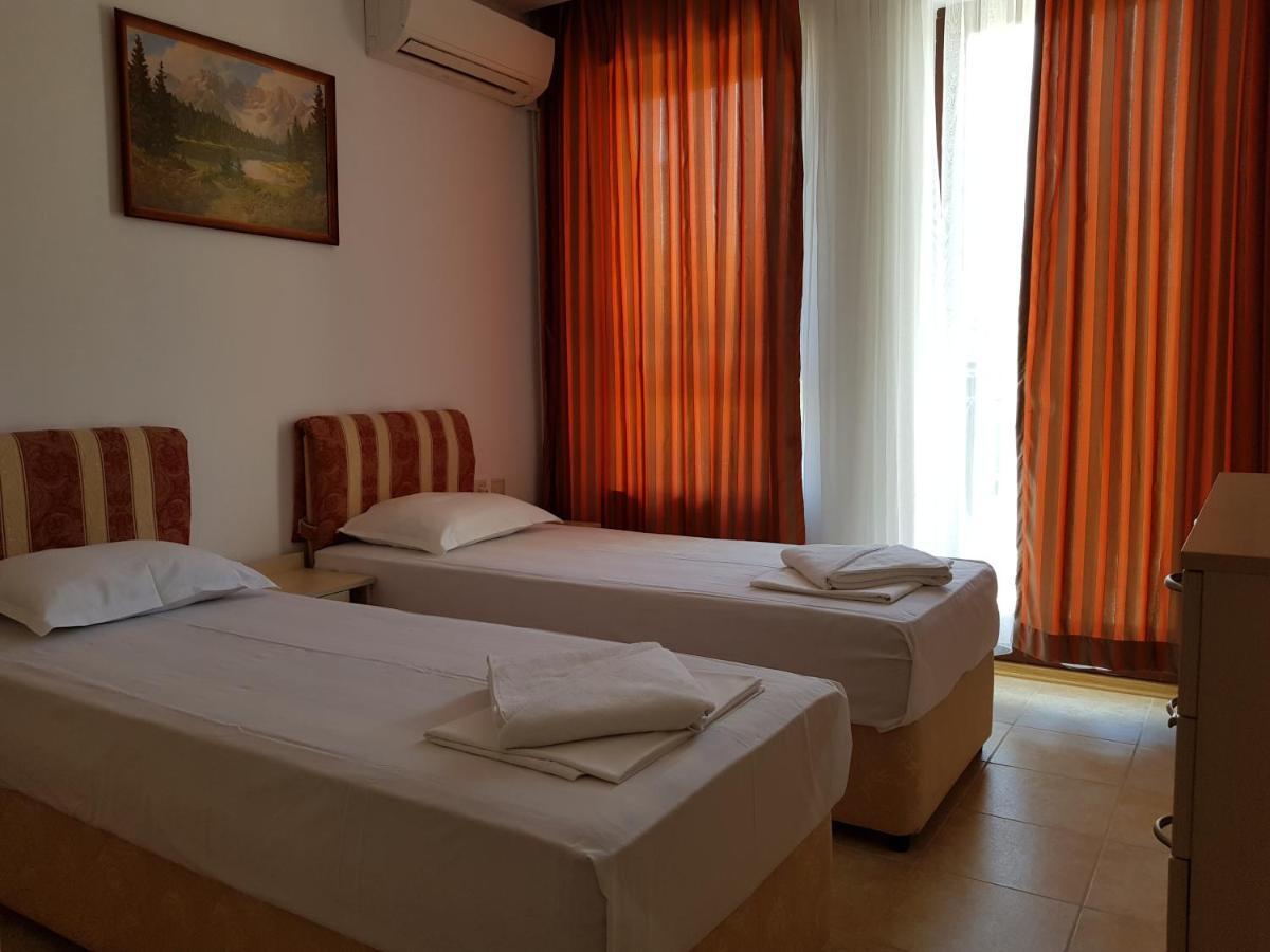 Golden Sands Rentals Apartments ภายนอก รูปภาพ