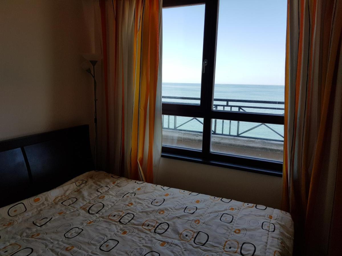 Golden Sands Rentals Apartments ภายนอก รูปภาพ